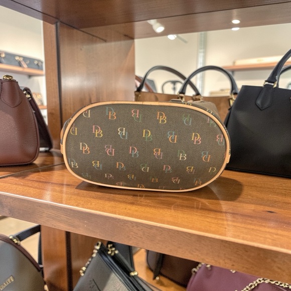 Dooney and Bourke black monogram shoulder bag with matching wallet - Picture 3 of 11